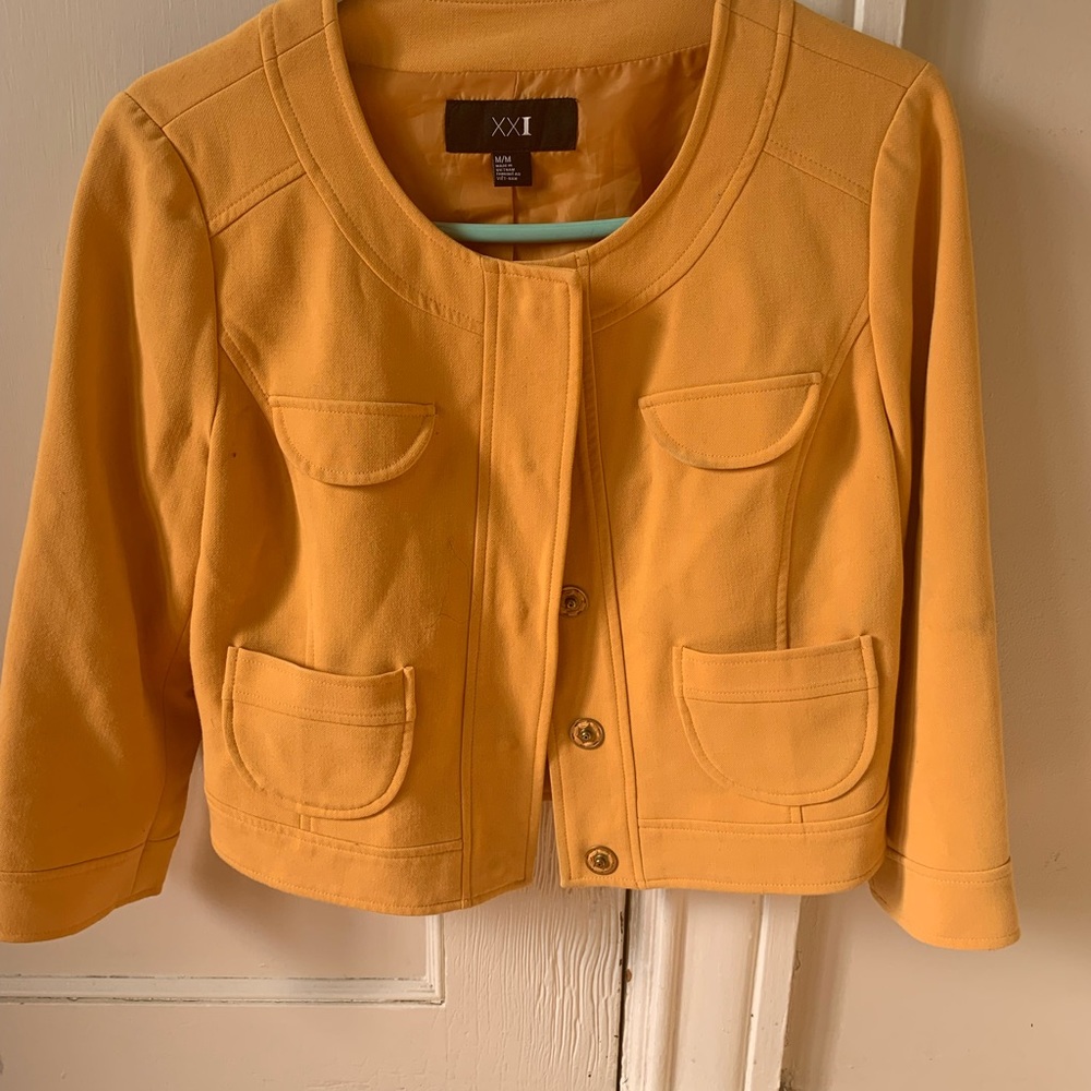 Woman Blazer by XXI Size M in good condition. See photo
